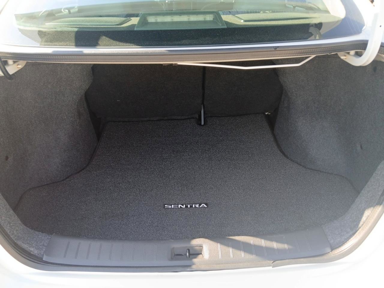 Used 2019 Nissan Sentra SV w/ Special Edition Package FWD image 9
