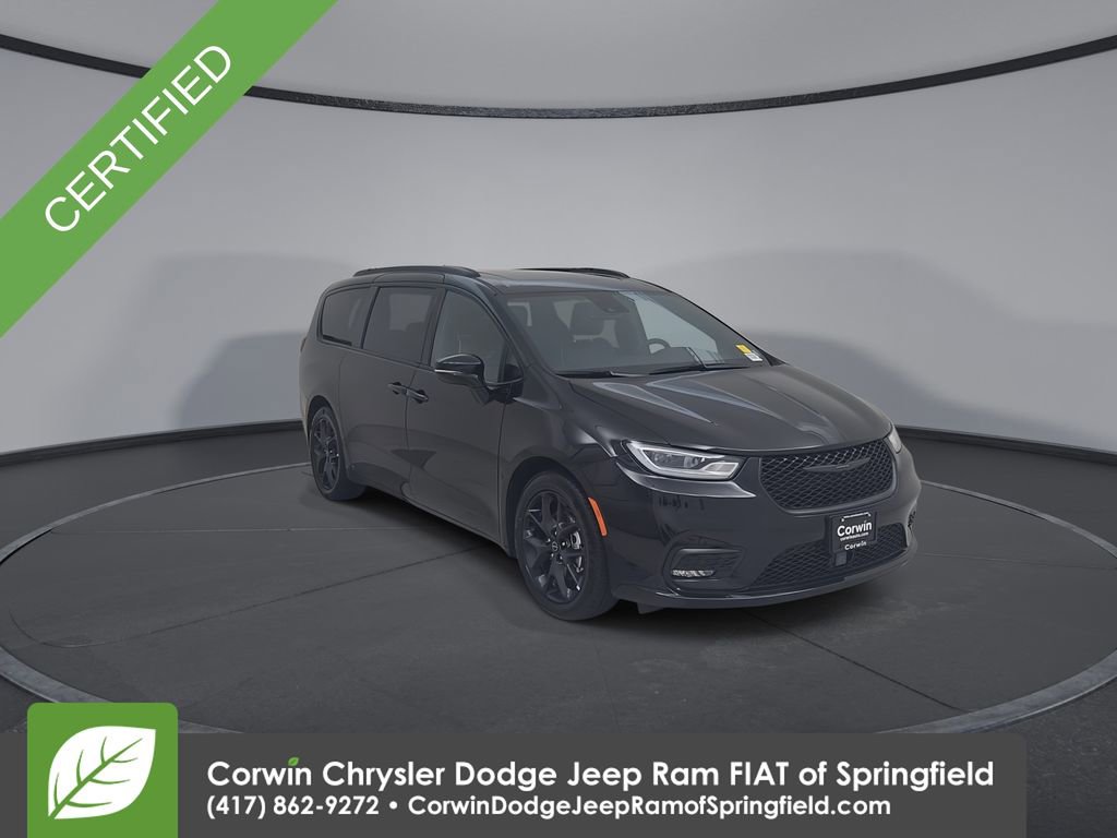 Certified 2025 Chrysler Pacifica Limited image 5