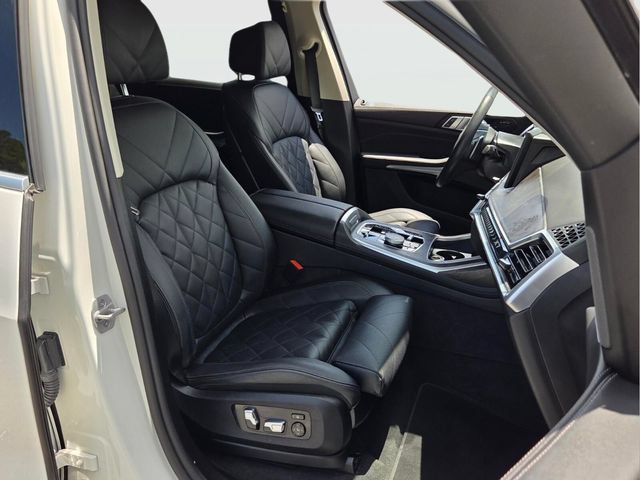 Used 2025 BMW X7 xDrive40i w/ Premium Package AWD/4WD image 17