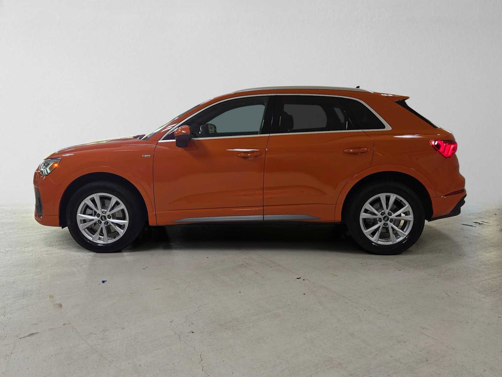 Used 2023 Audi Q3 2.0T Premium AWD/4WD image 6