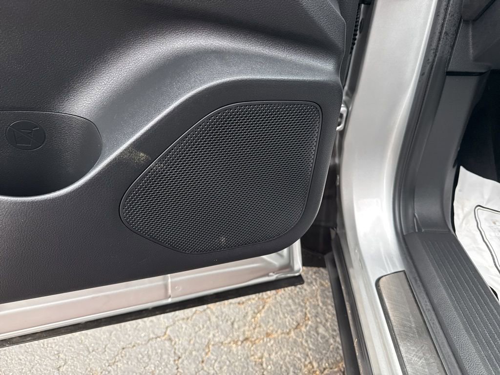 Used 2024 Nissan Rogue SV image 14
