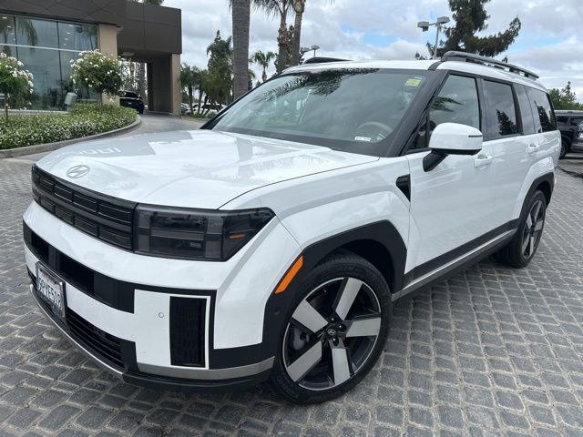 Used 2025 Hyundai Santa Fe Limited image 2