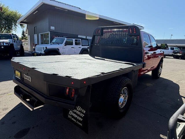 Used 2018 RAM 3500 Tradesman w/ Chrome Appearance Group AWD/4WD image 34