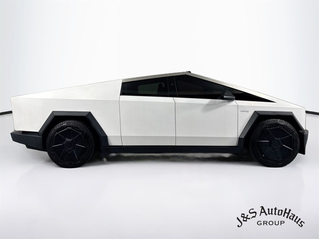 Used 2024 Tesla Cybertruck Cyberbeast AWD/4WD image 8