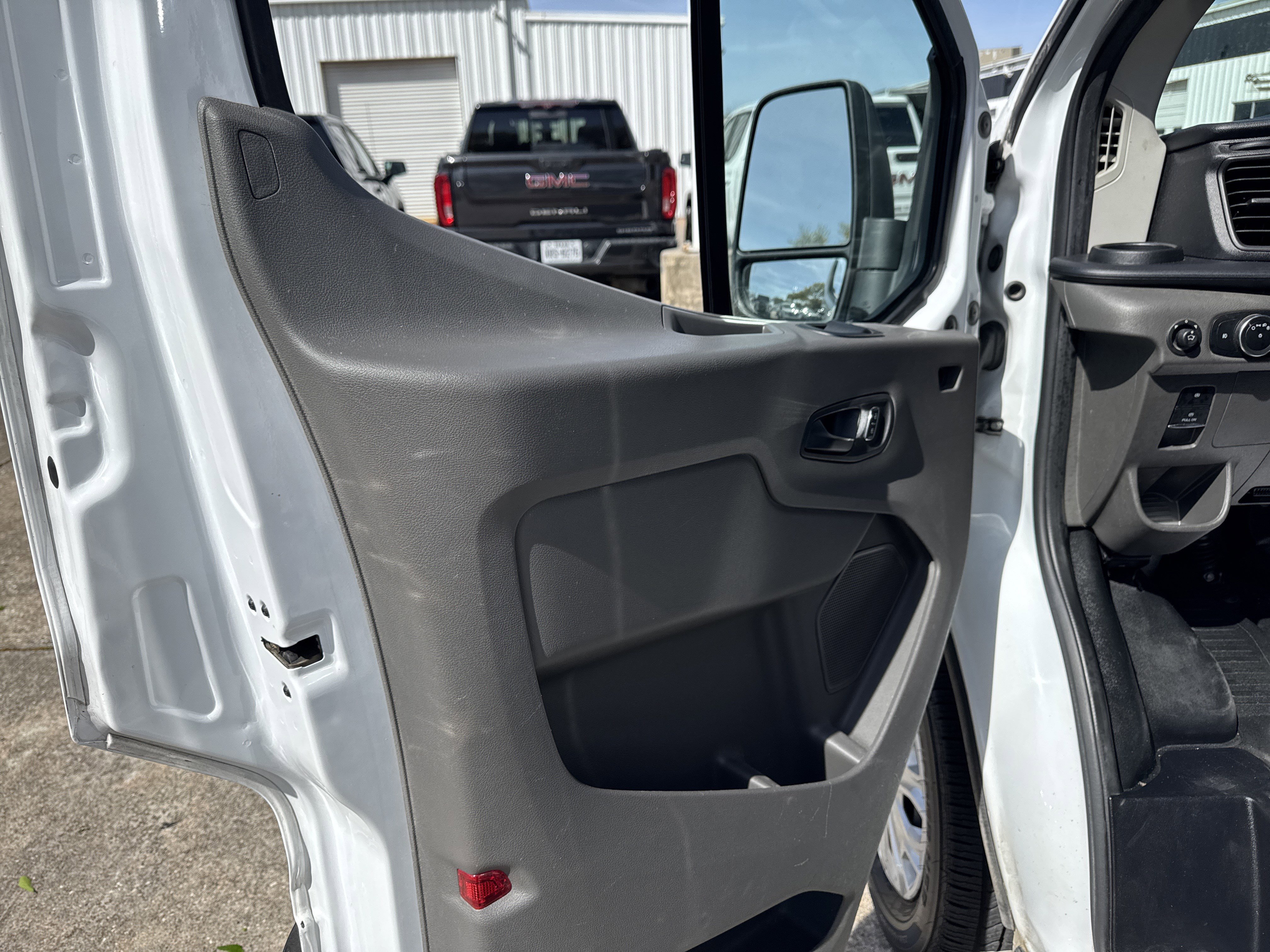 Used 2022 Ford Transit 250 T-250 130 Low Rf 9070 GVWR RWD w/ Exterior Upgrade Package image 5