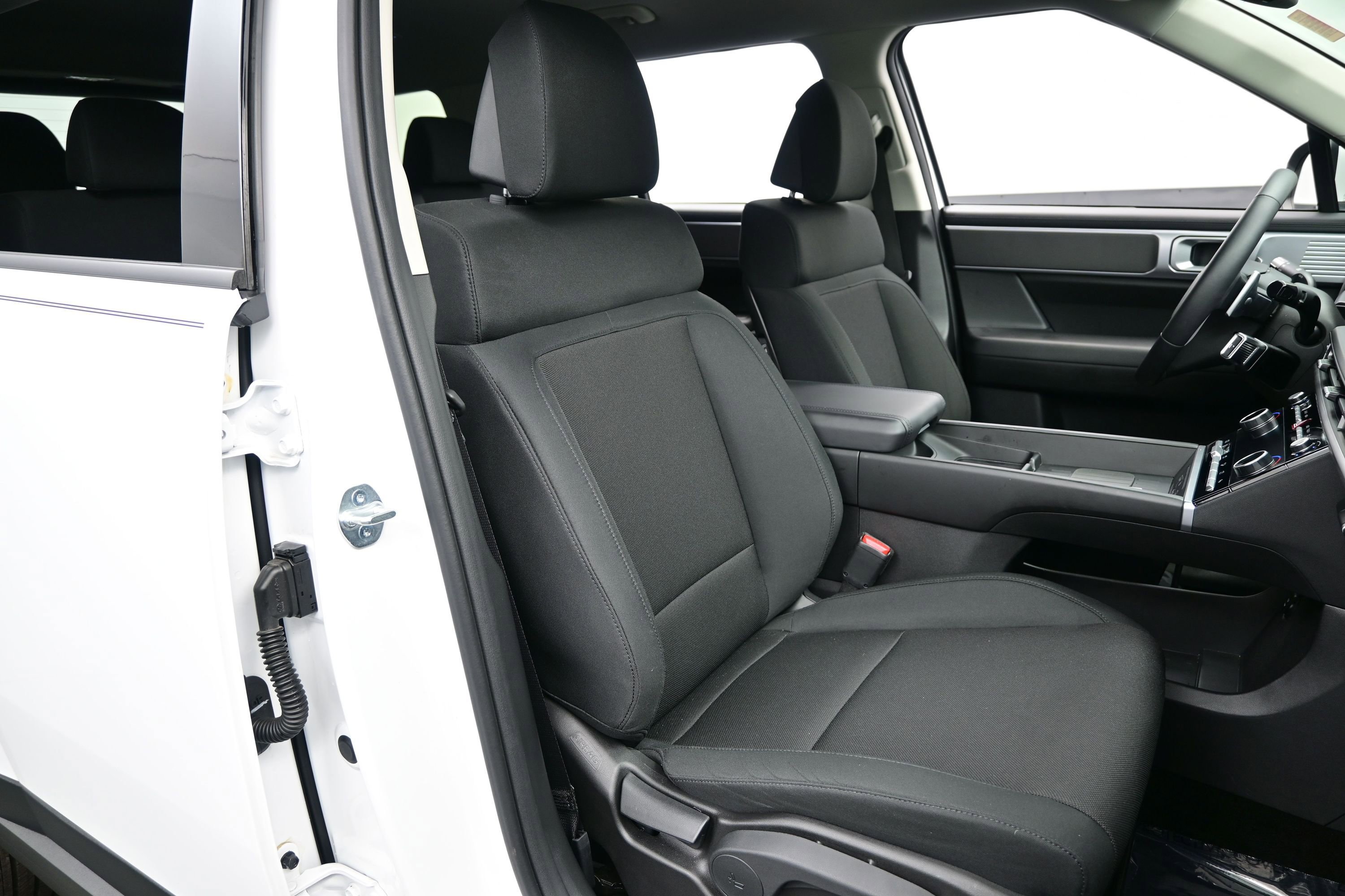 Certified 2026 Hyundai Santa Fe SE AWD/4WD image 13