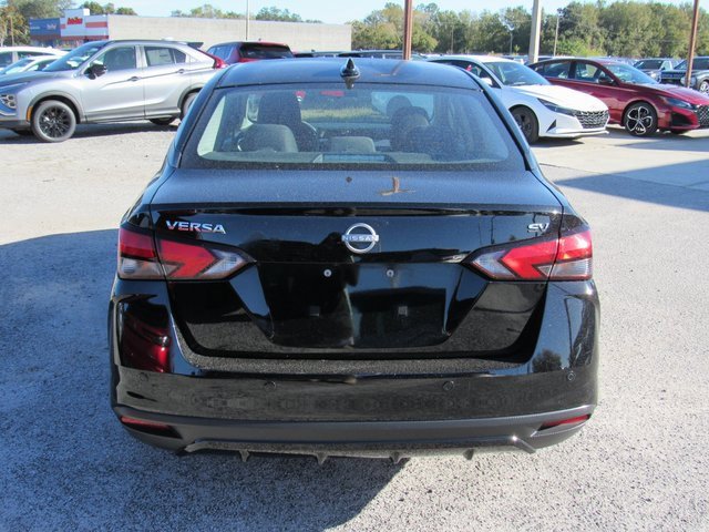 Used 2023 Nissan Versa SV image 4