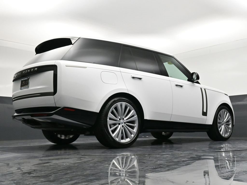 Used 2024 Land Rover Range Rover SE image 33