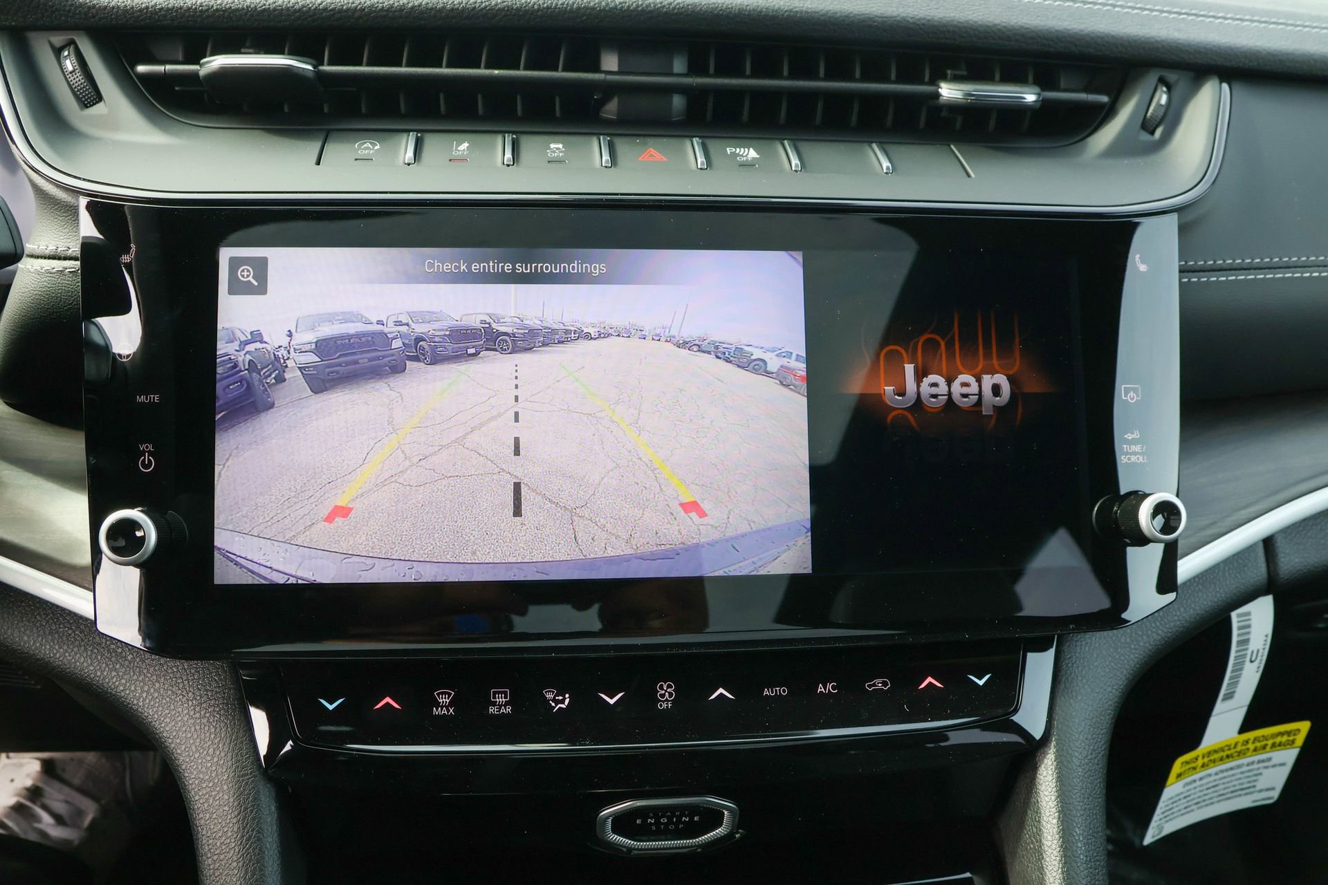 New 2026 Jeep Grand Cherokee Limited w/ Limited Altitude Package AWD/4WD image 20