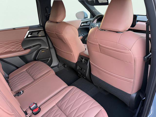 New 2026 Mitsubishi Outlander SEL image 25