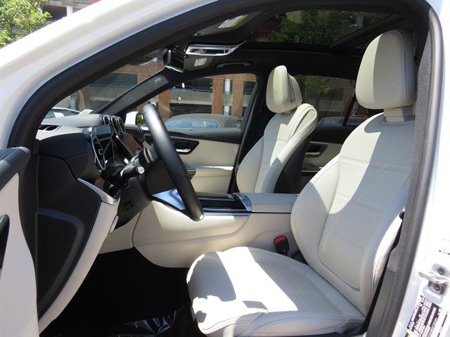 Used 2025 Mercedes-Benz GLC 350e 4MATIC image 19
