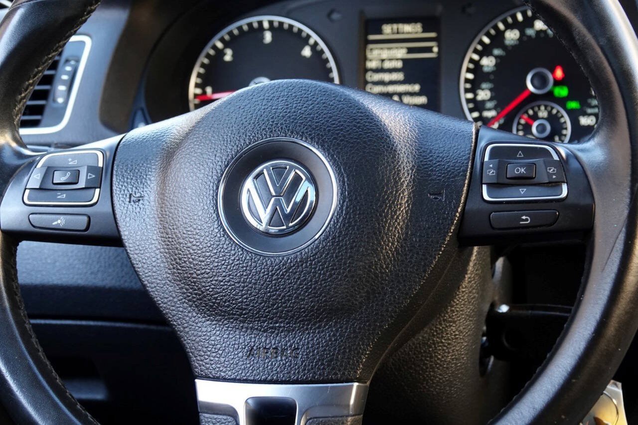 Used 2012 Volkswagen Passat TDI SE FWD image 75