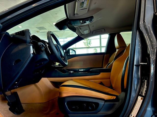 Used 2024 Lexus RZ 300e Premium w/ Accessory Package (Z1) image 29