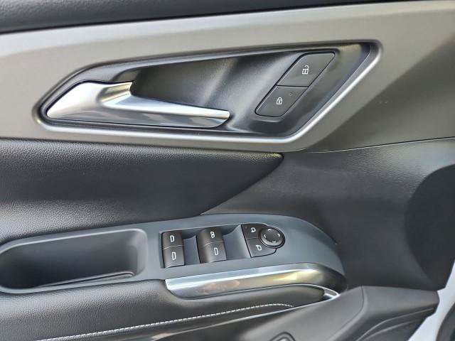 New 2027 Chevrolet Traverse LT w/ LPO, Cargo Package FWD image 23