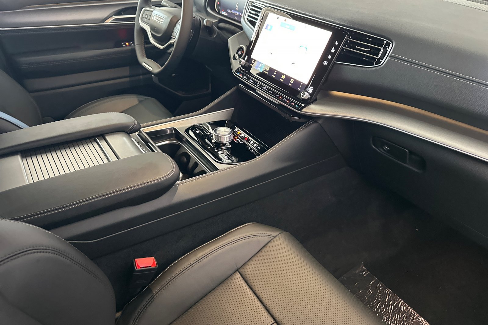 New 2026 Jeep Grand Wagoneer 4WD image 17