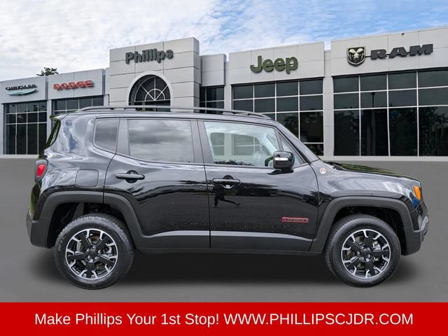 Certified 2023 Jeep Renegade Trailhawk AWD/4WD image 2
