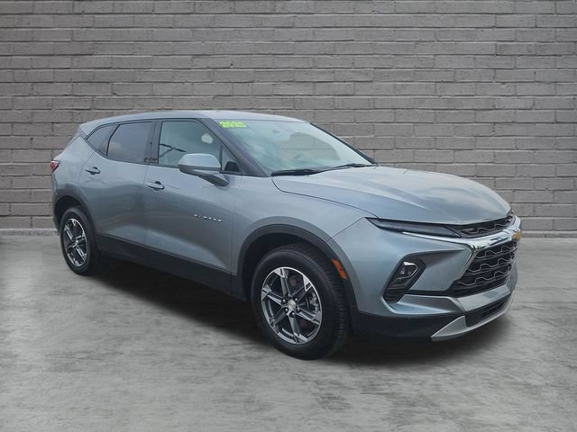 Used 2025 Chevrolet Blazer LT FWD image 7
