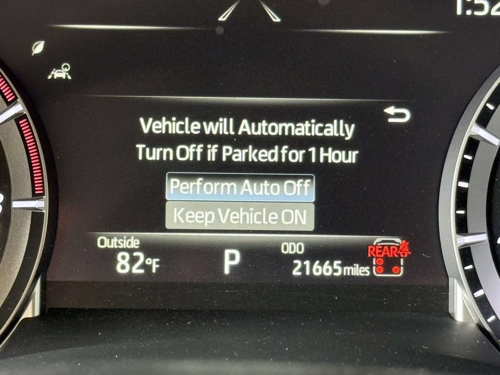 Used 2024 Toyota Highlander XLE AWD/4WD image 5