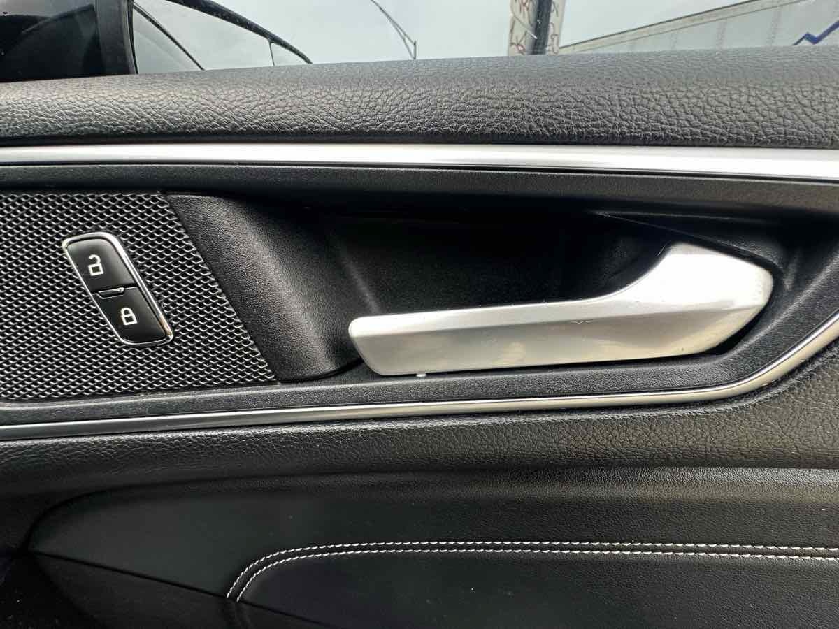 Used 2018 Ford Edge Titanium AWD/4WD image 32