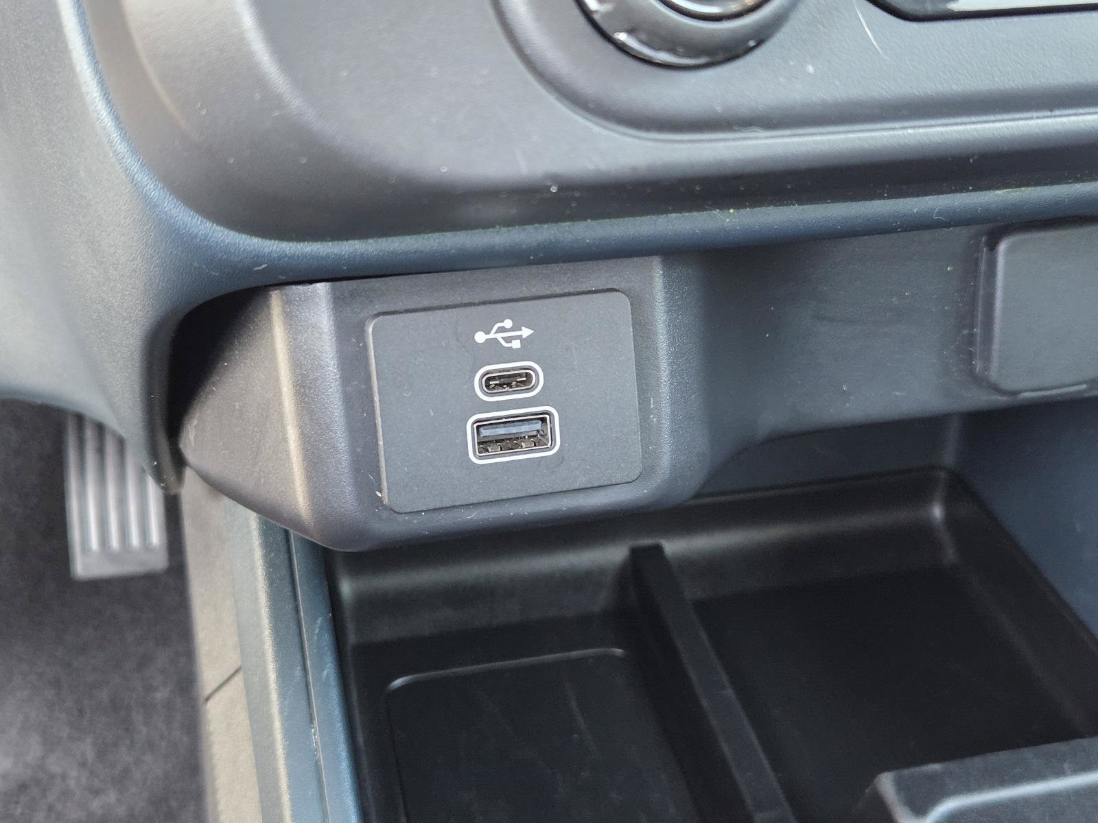 Used 2025 Ford Maverick XL FWD image 12