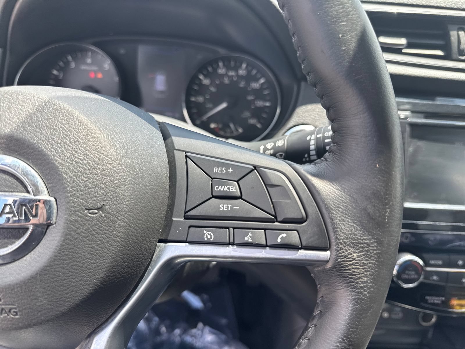 Used 2019 Nissan Rogue SV AWD/4WD image 27