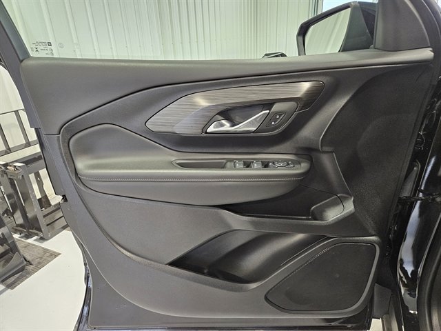Used 2024 GMC Terrain SLE image 8