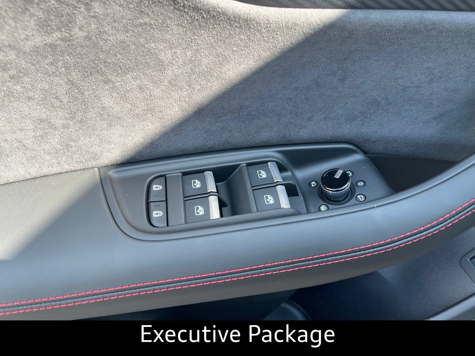 New 2026 Audi SQ8 Prestige AWD/4WD image 8