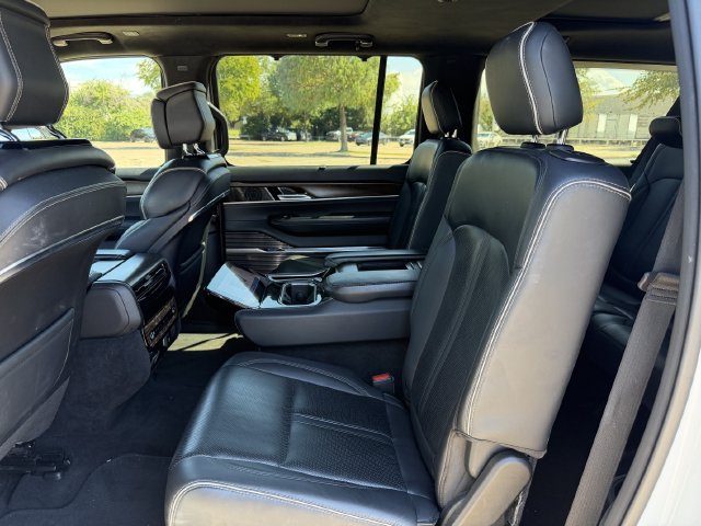 Used 2023 Jeep Grand Wagoneer L Series II AWD/4WD image 29