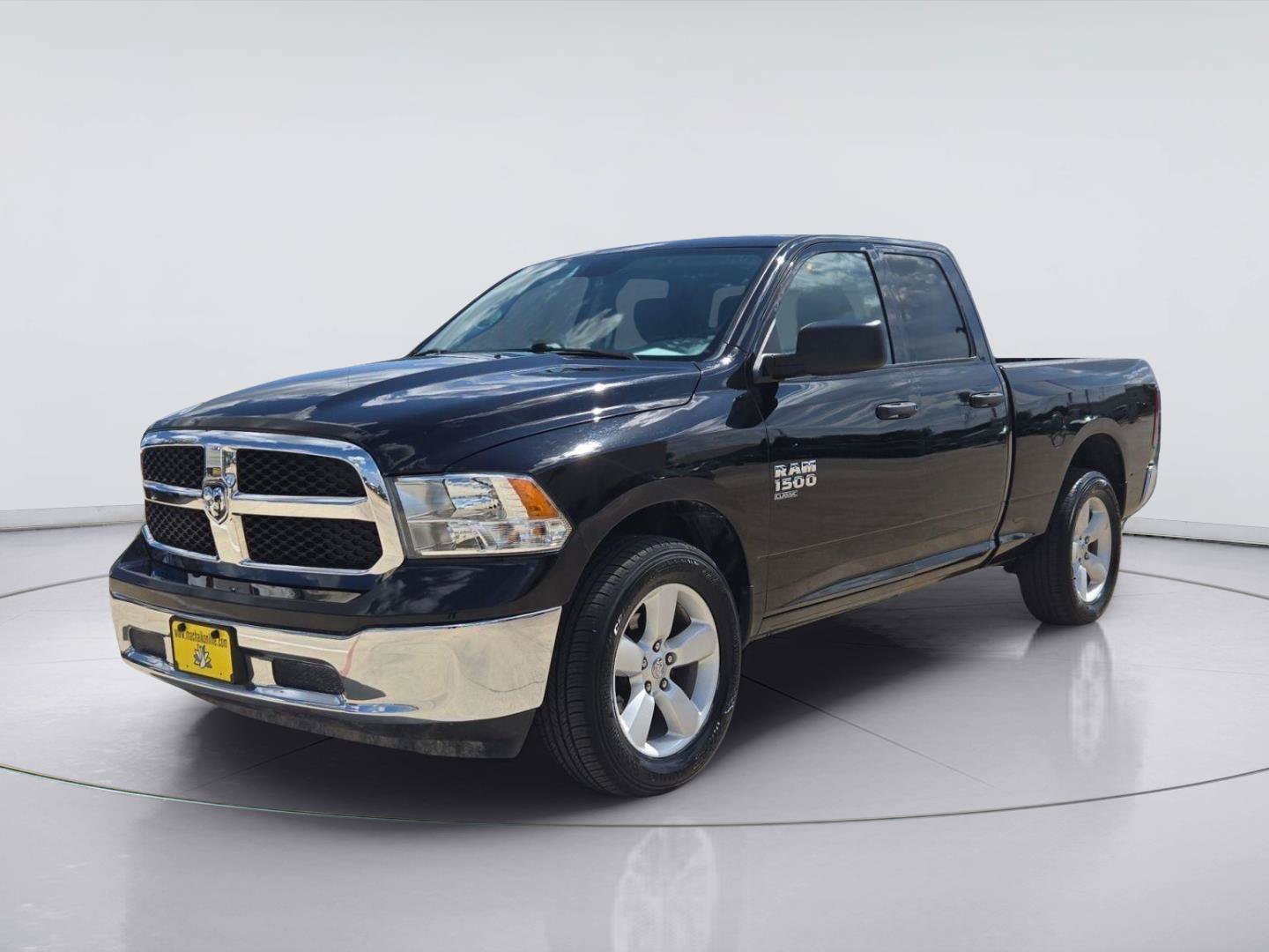 Used 2024 RAM 1500 Classic SLT AWD/4WD image 1