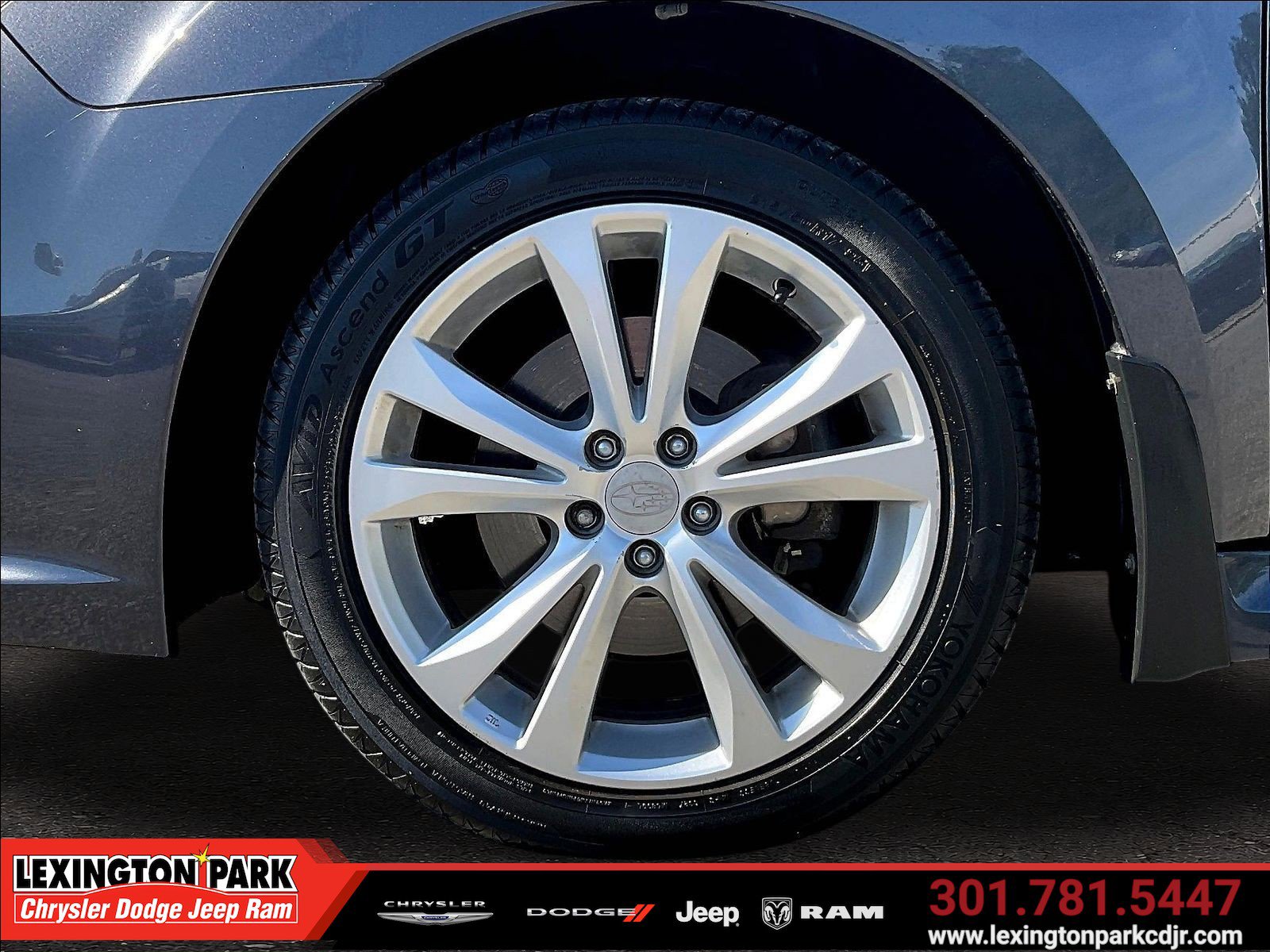 Used 2013 Subaru Legacy 2.5i Premium w/ All-Weather Pkg + Moonroof AWD/4WD image 32