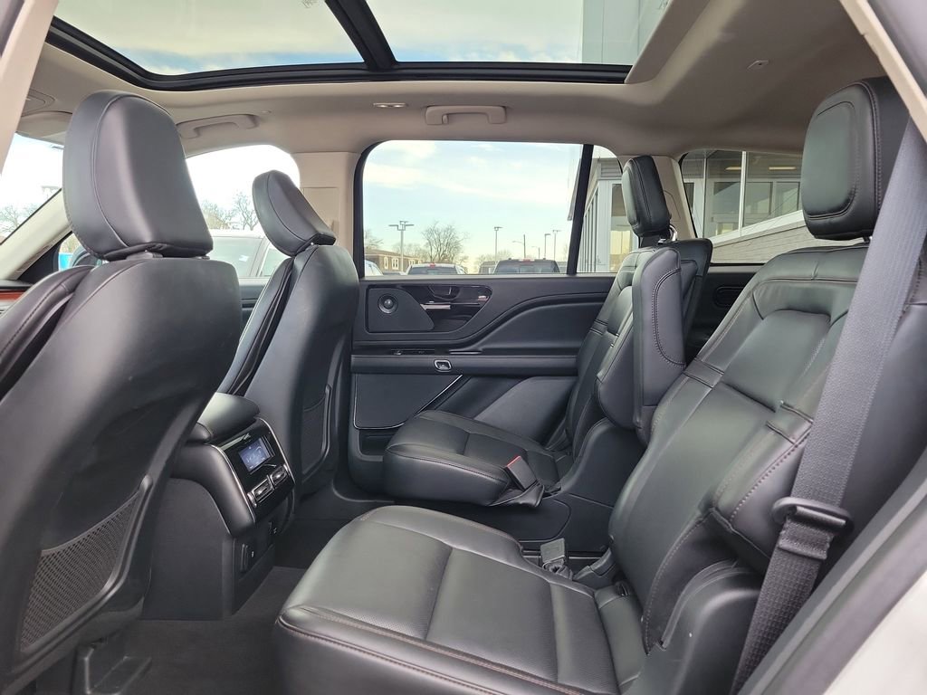 Certified 2024 Lincoln Aviator Reserve image 13