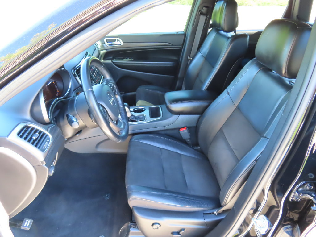 Certified 2021 Jeep Grand Cherokee Laredo X AWD/4WD image 25