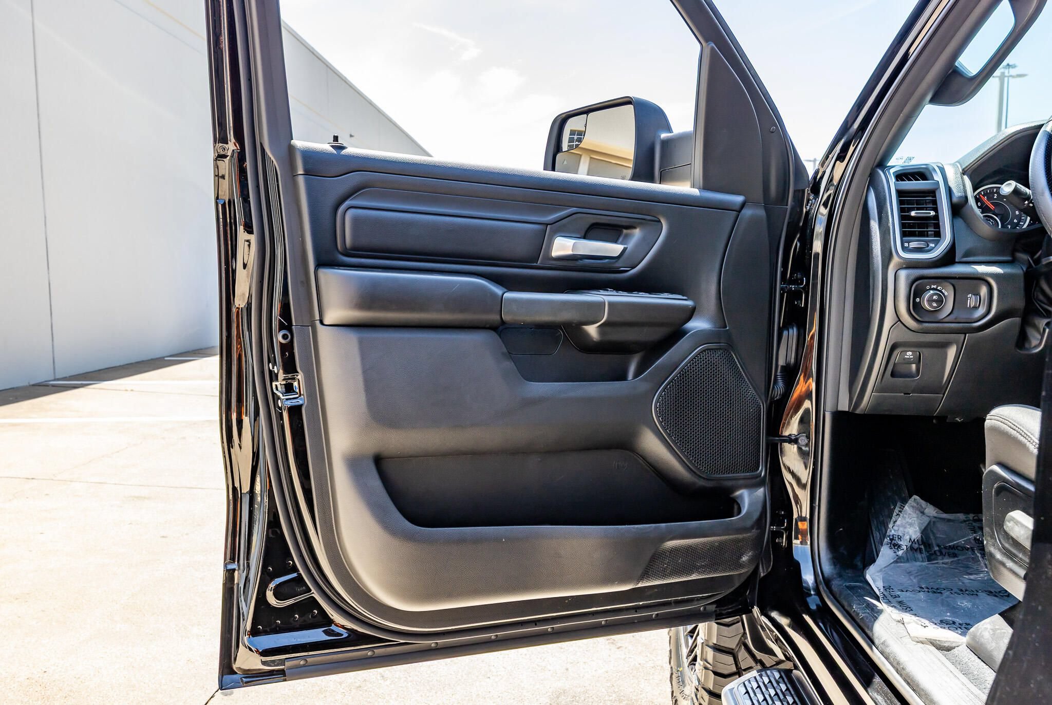 Used 2026 RAM 1500 Express AWD/4WD image 38
