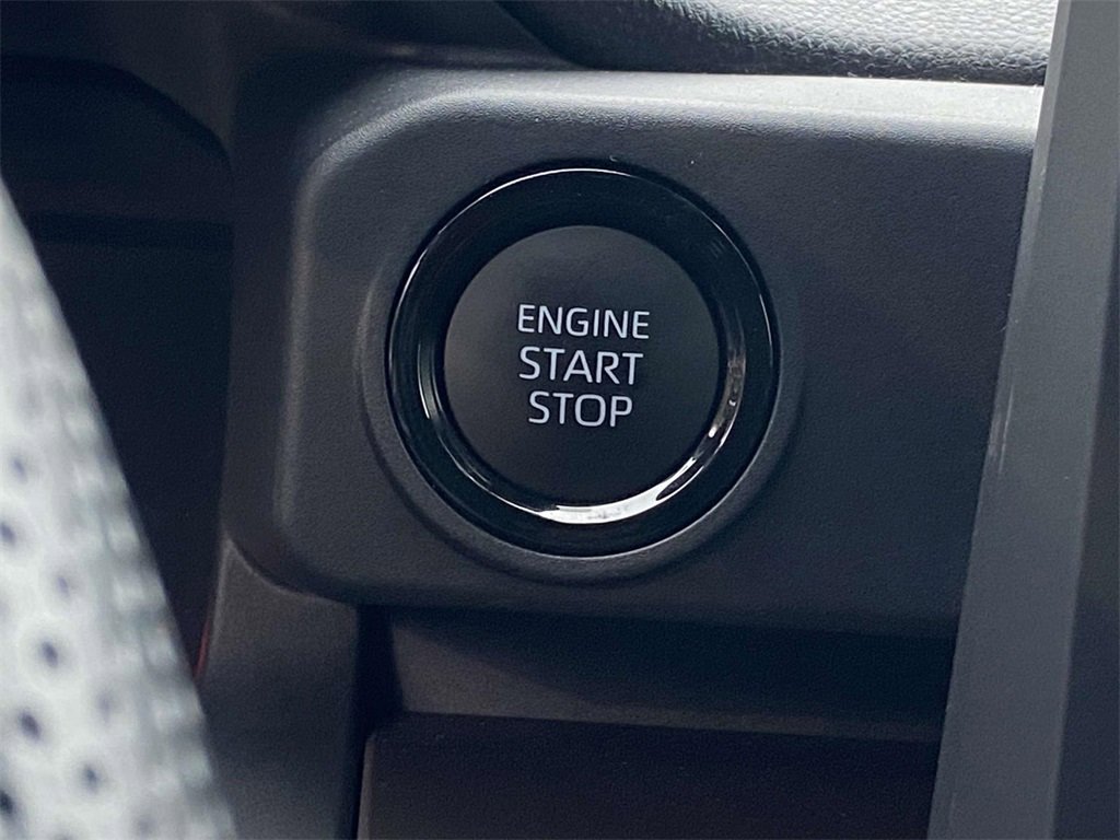 Used 2025 Toyota Tacoma SR5 image 28