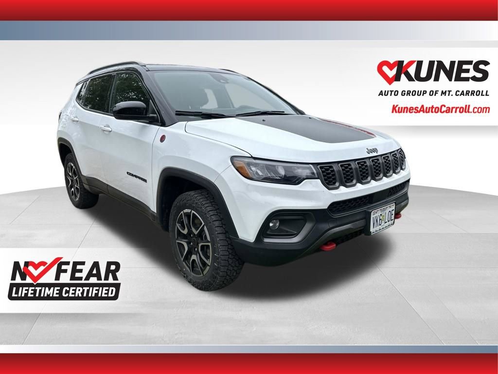 Used 2025 Jeep Compass Trailhawk AWD/4WD image 1