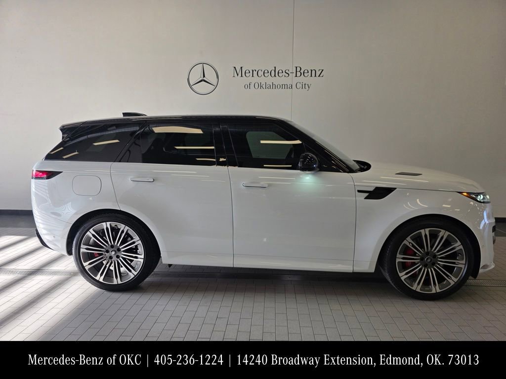 Used 2025 Land Rover Range Rover Sport Dynamic SE image 5