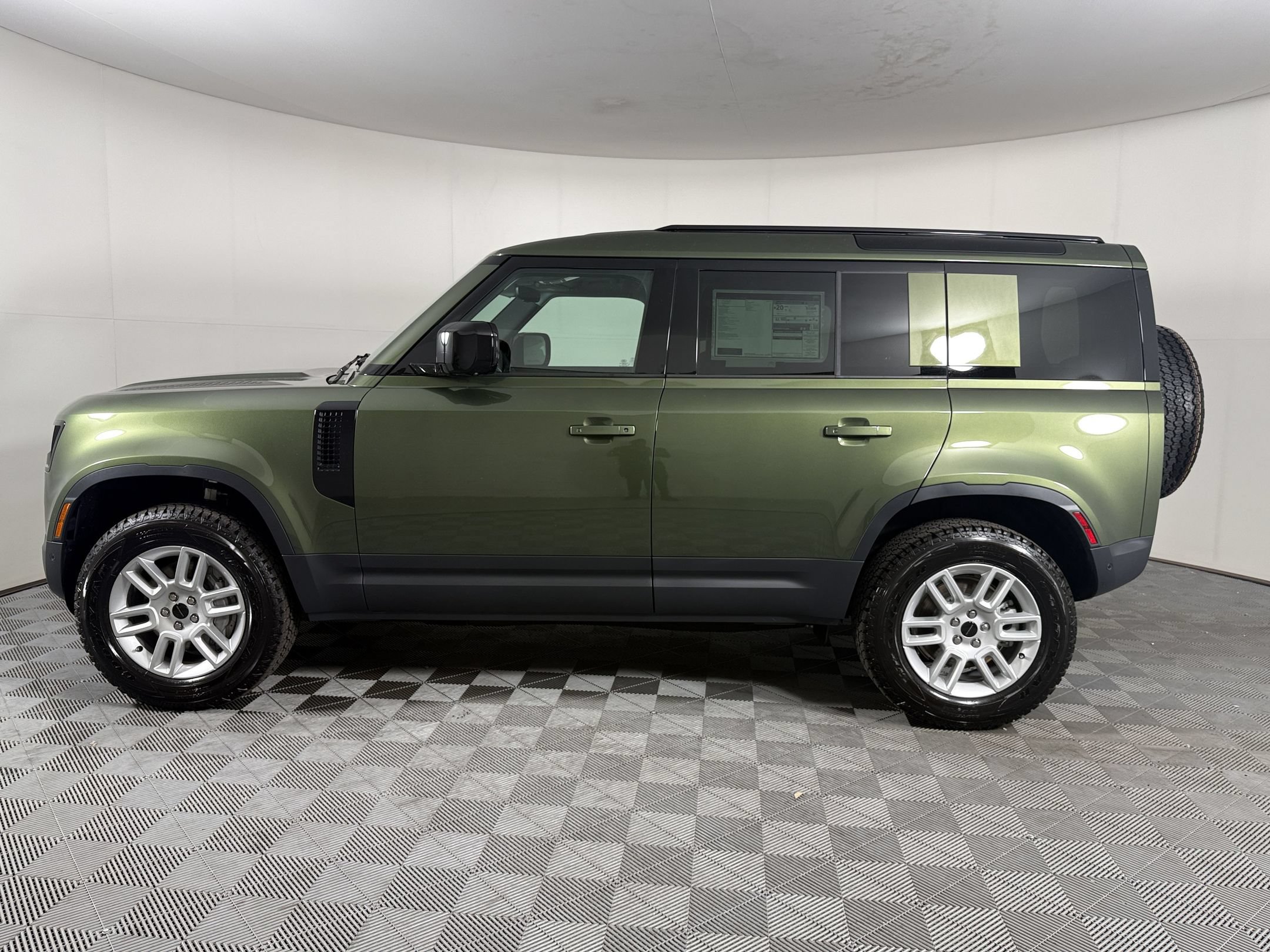 New 2026 Land Rover Defender 110 S AWD/4WD image 2