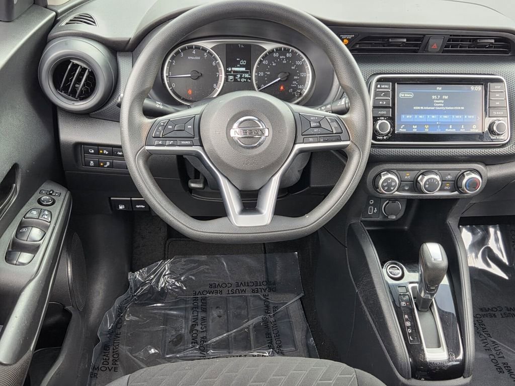Used 2021 Nissan Kicks S image 7