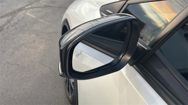 Used 2025 Toyota Prius Plug-In Hybrid image 31