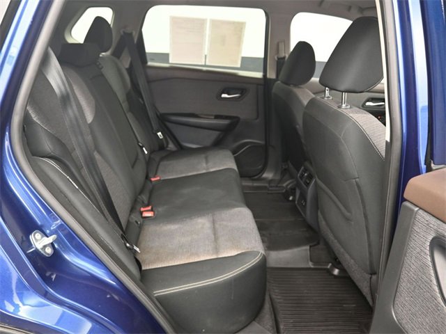 Used 2023 Nissan Rogue SV image 11