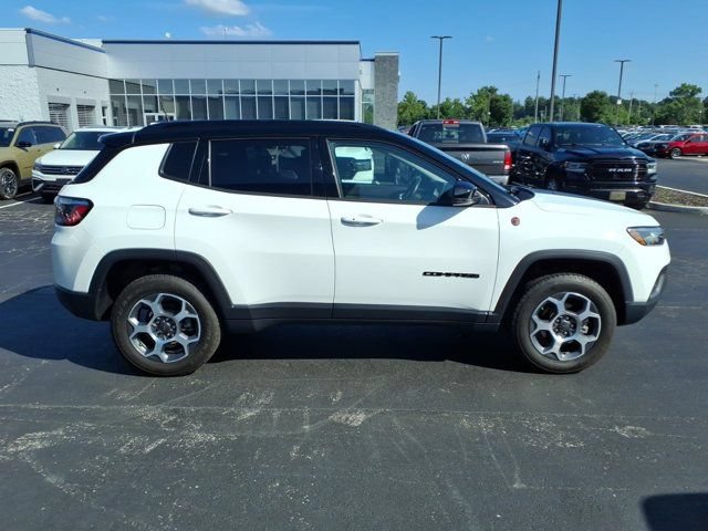 Used 2022 Jeep Compass Trailhawk w/ Trailhawk Convenience Group AWD/4WD image 27