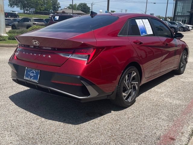Used 2024 Hyundai Elantra SEL w/ Convenience Package FWD image 5