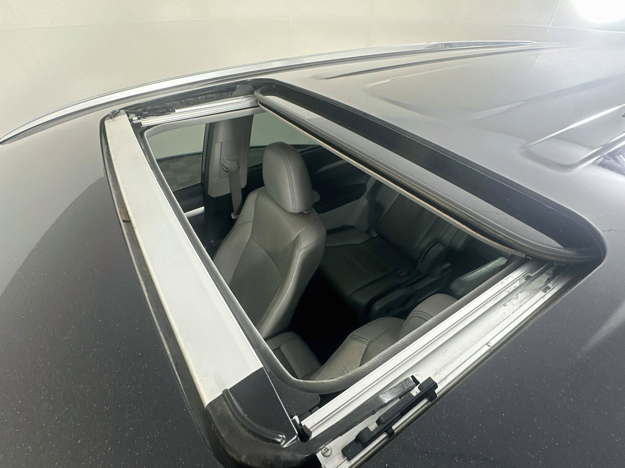 Used 2019 Toyota Highlander XLE FWD image 26