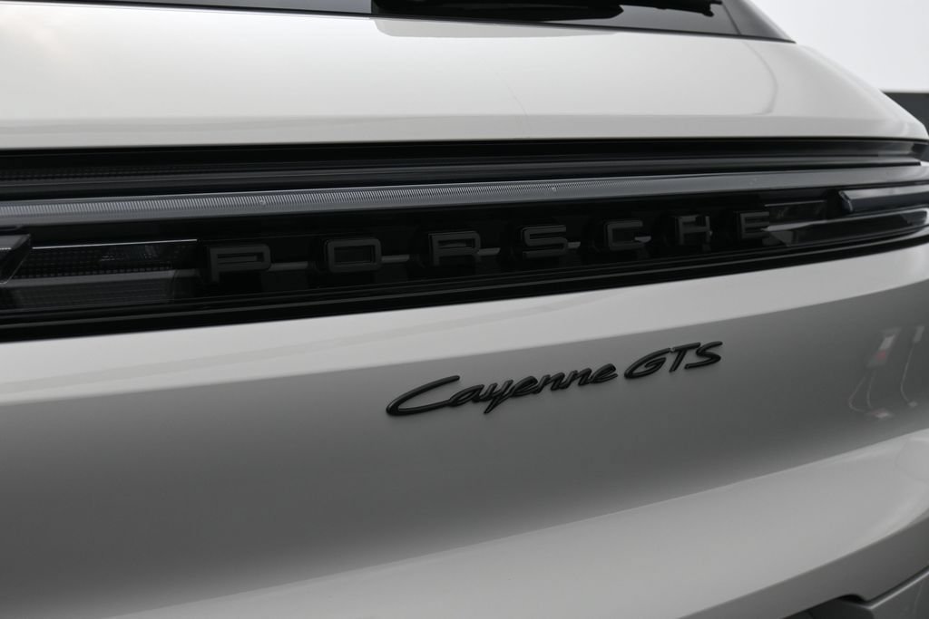 Certified 2025 Porsche Cayenne GTS AWD/4WD image 14