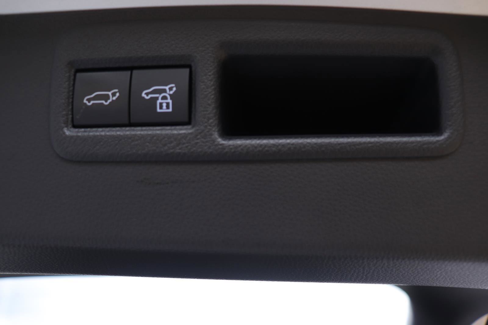 Used 2021 Toyota Venza Limited image 18