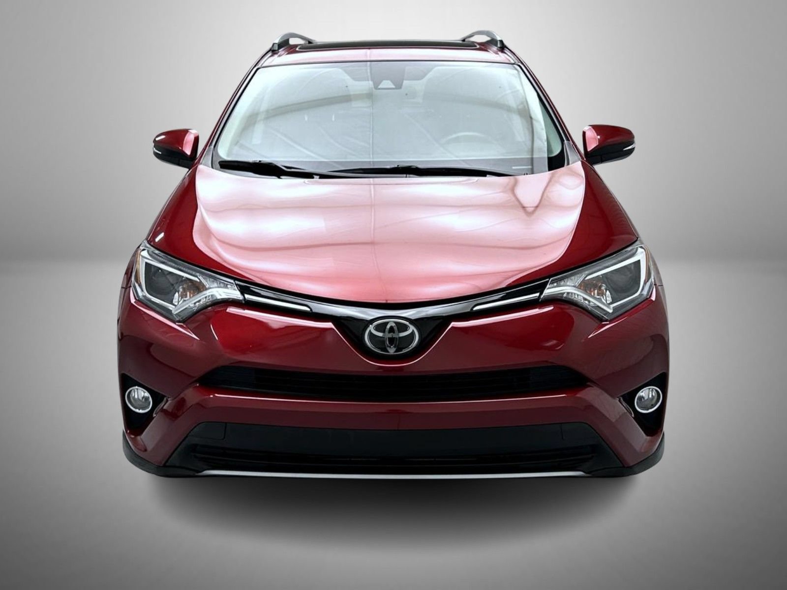 Used 2018 Toyota RAV4 XLE FWD image 2