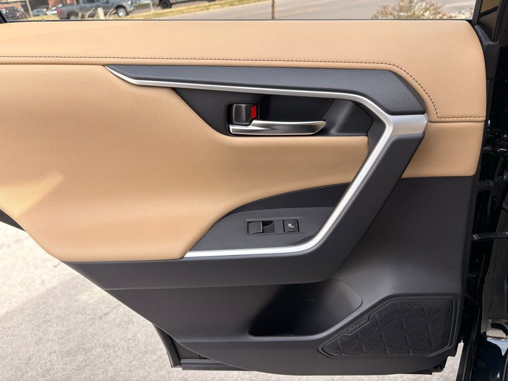 Used 2019 Toyota RAV4 Limited w/ Cold Weather Package image 30