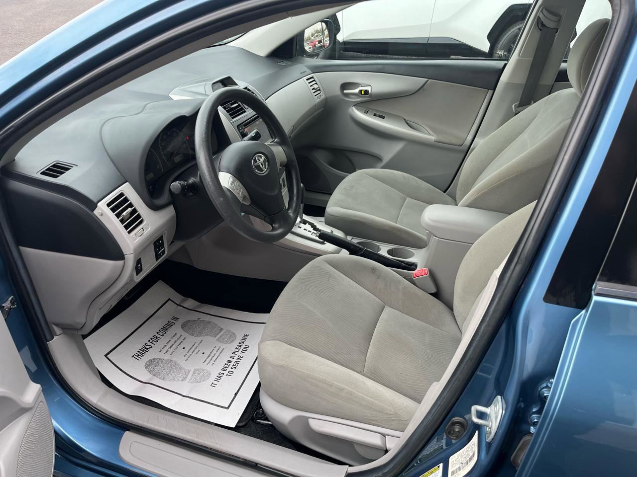 Used 2013 Toyota Corolla LE FWD image 19