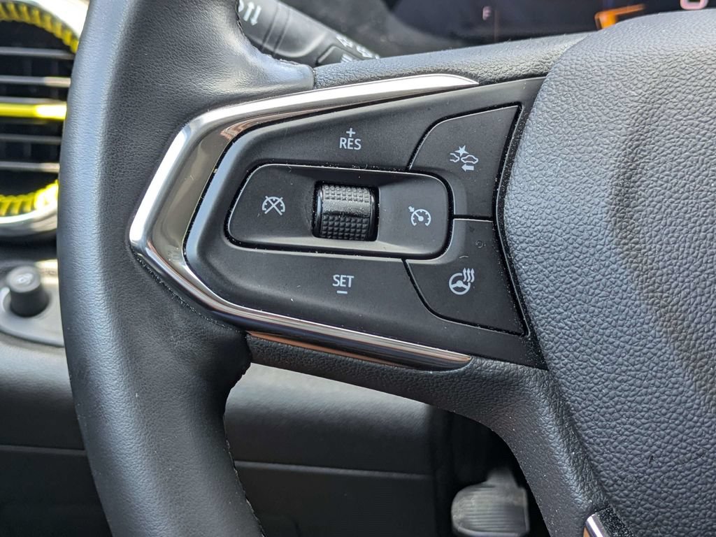 Used 2025 Chevrolet Trax ACTIV w/ Sunroof Package FWD image 26