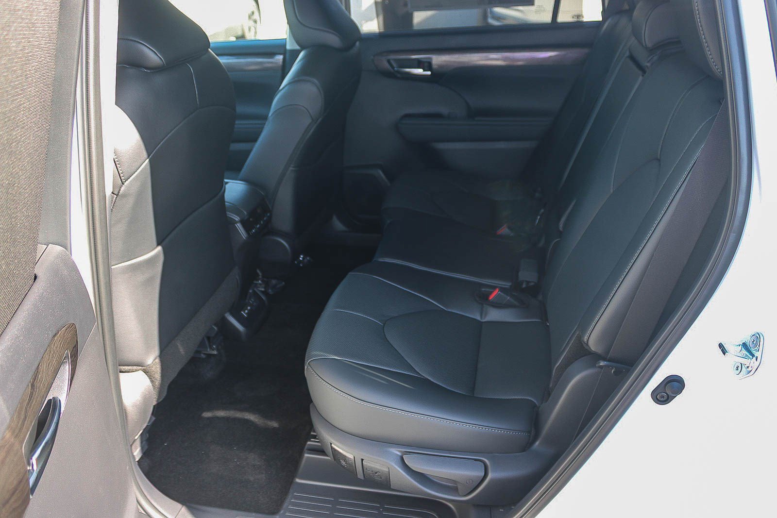 New 2026 Toyota Highlander Limited AWD/4WD image 21